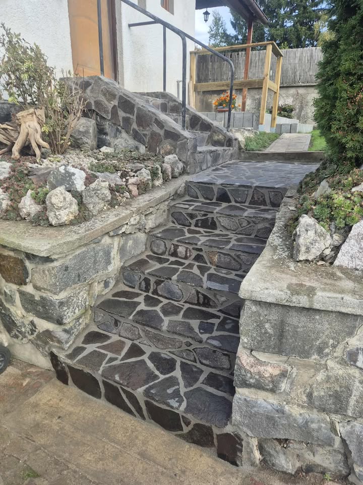 Kamenné schodiště