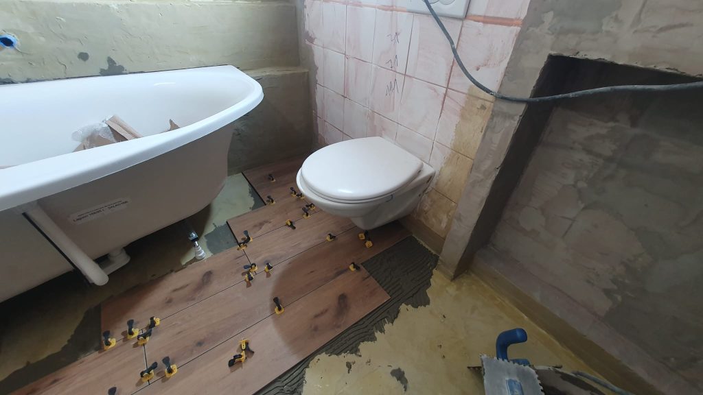 rekonstrukce koupelny v průběhu